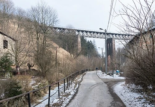 File:2018 Most kolejowy nad Woliborką w Nowej Rudzie 1.jpg