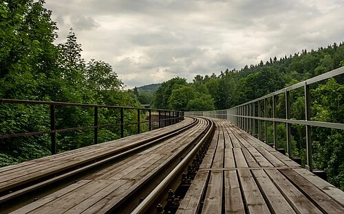 File:Nowa Ruda - czarny wiadukt 05.jpg