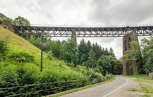 File:Nowa Ruda - czarny wiadukt 03.jpg