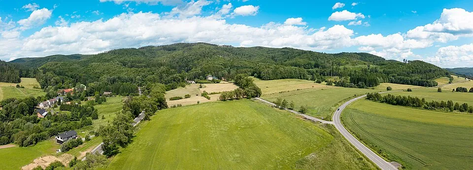 File:2025 Góry Sowie znad Woliborza.jpg