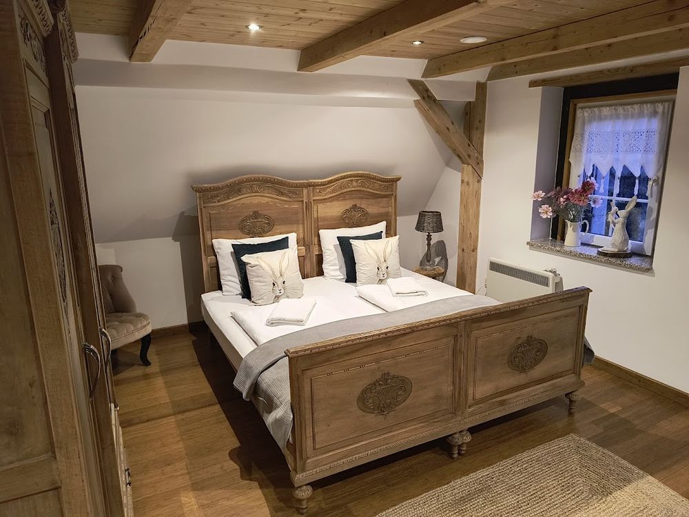 Sypialnia w drewnie.