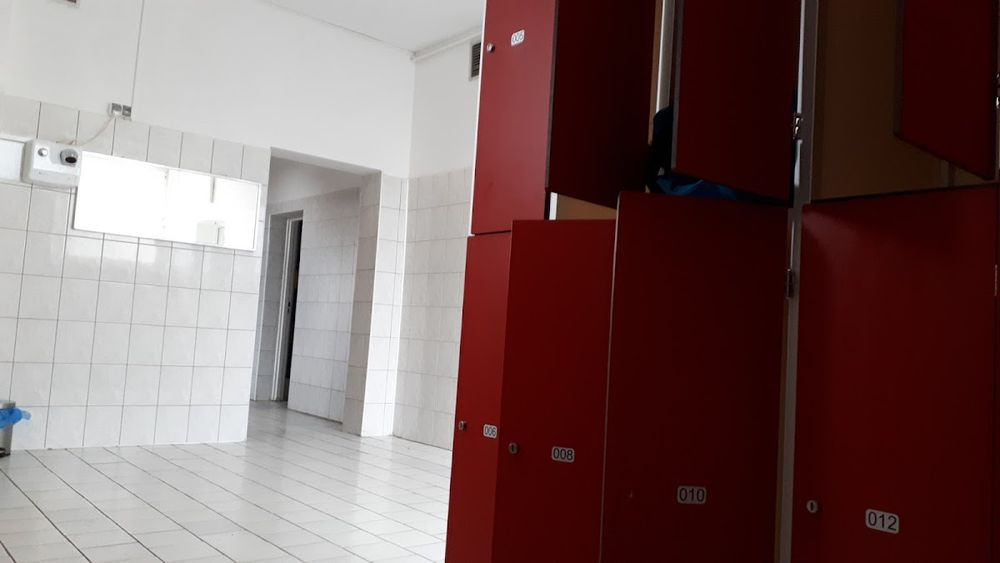 Pływalnia w Stroniu Śląskim: Relaks pod Śnieżnikiem dla aktywnych i marzycieli