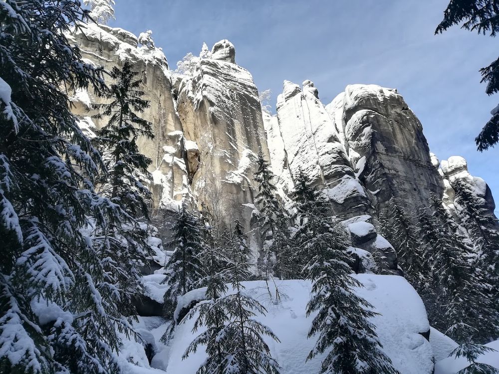 Teplickie Skały: Zimowy labirynt u sąsiadów