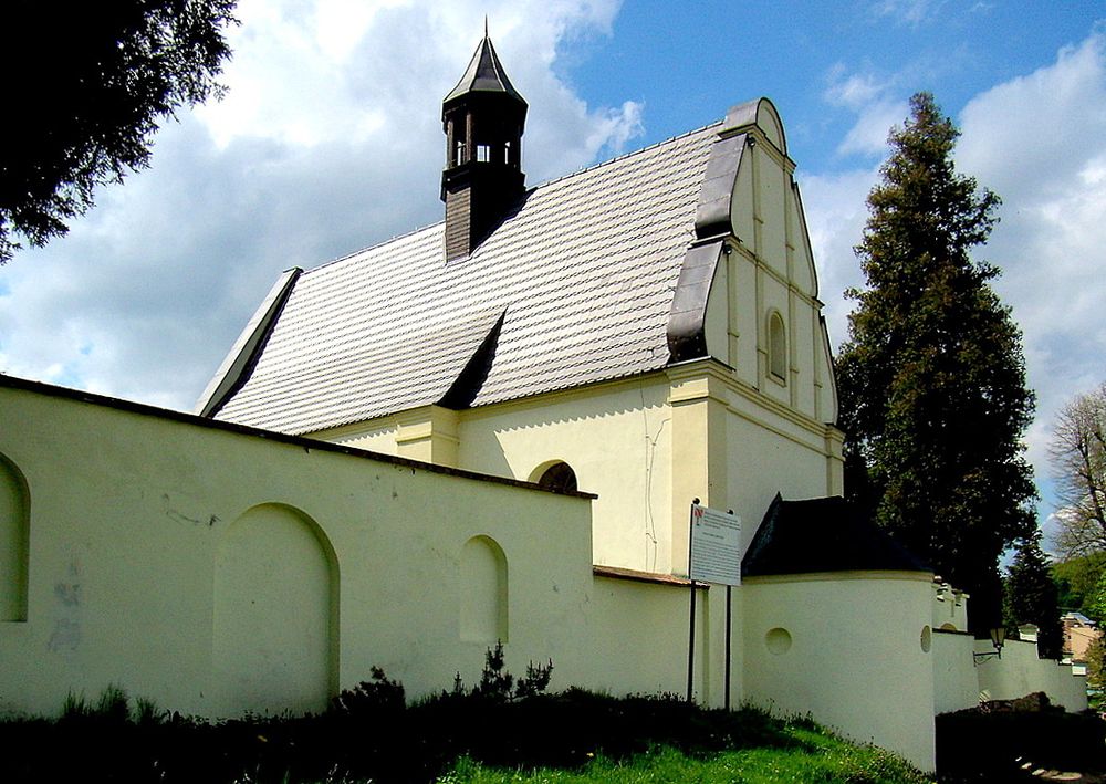 Kaplica św. Rocha w Bystrzycy Kłodzkiej o świcie.