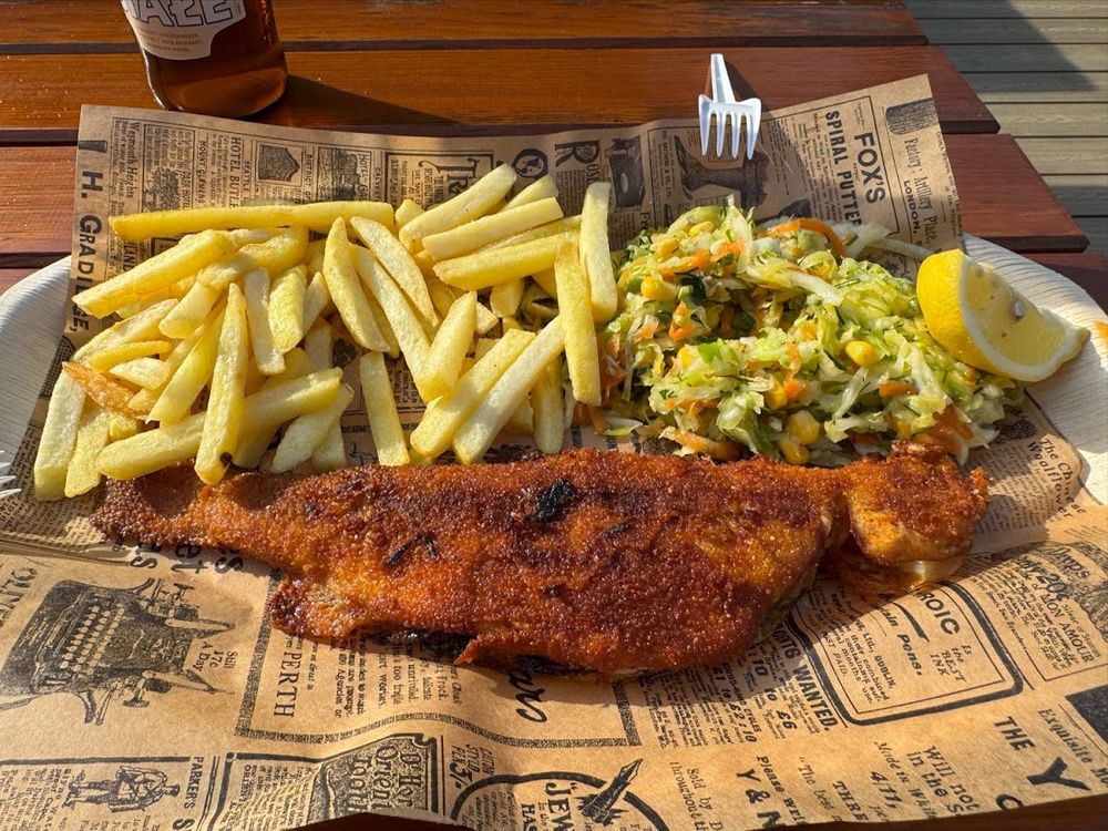 Zestaw obiadowy z pstrągiem.