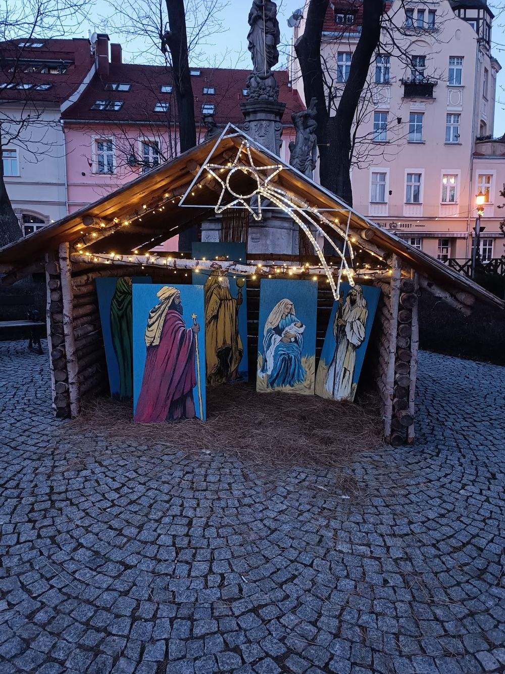 Ratusz w Dusznikach-Zdroju: Renesansowa perła rynku