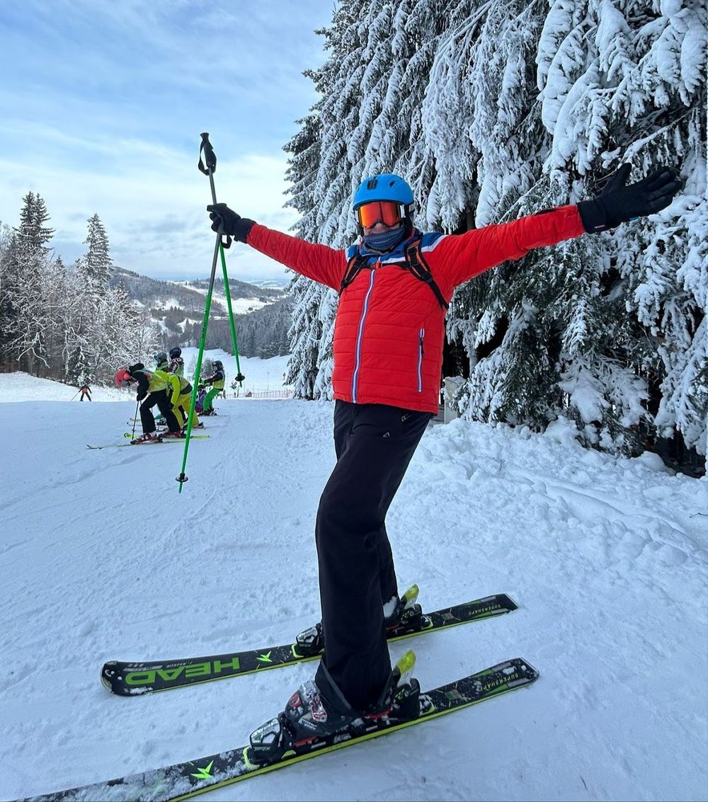 Narty bez tłumów? Odkrywamy stację narciarską w Pisarzowicach: Kompleksowy przewodnik rodzinny