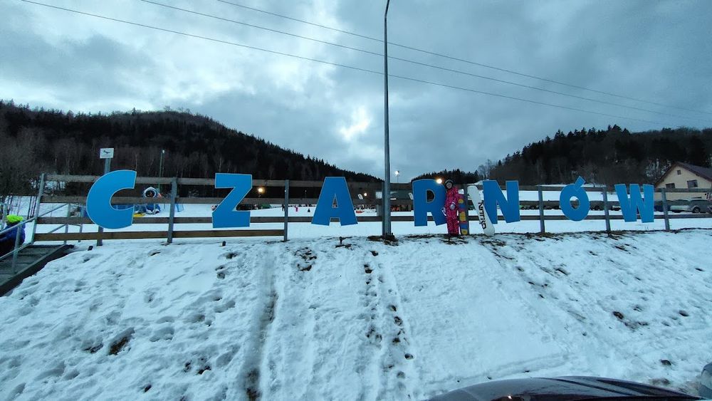 Pisarzowice nocą: Nastrojowe szusowanie pod okiem Rudaw Janowickich