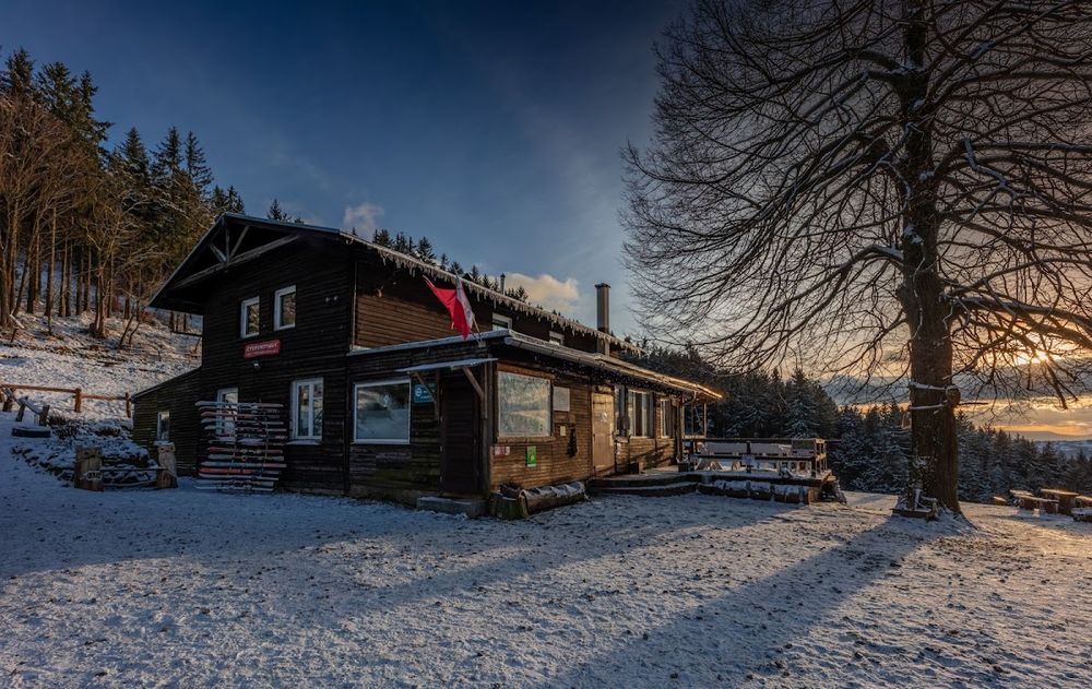 Schronisko Zygmuntówka: Najpiękniejszy taras Gór Sowich w zimowej odsłonie