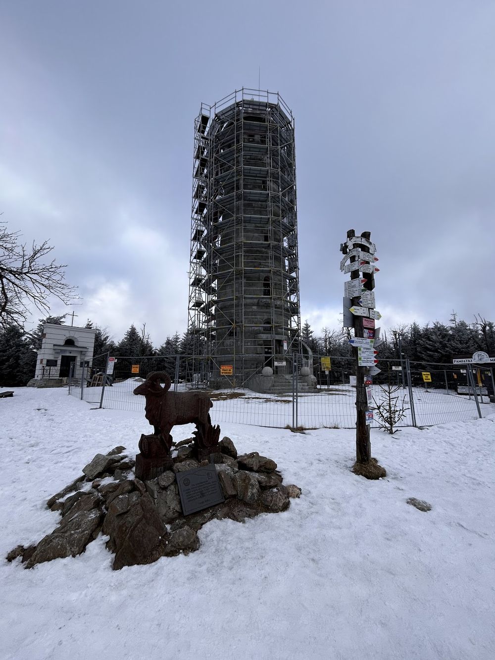 Góry Sowie zimą: Gnejsowe kolosy i legendy najstarszych gór w Polsce