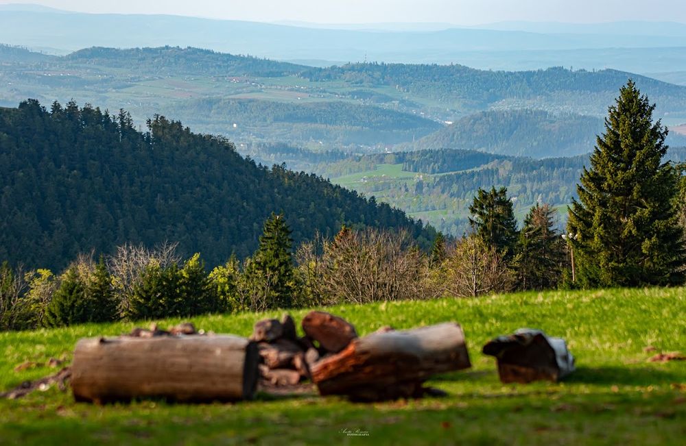Przełęcz Jugowska: Serce Gór Sowich dla aktywnych