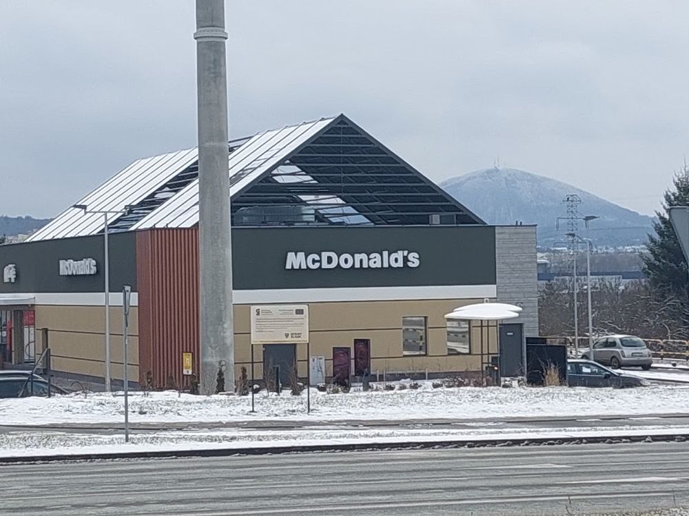 Zimowy przystanek w Kłodzku.