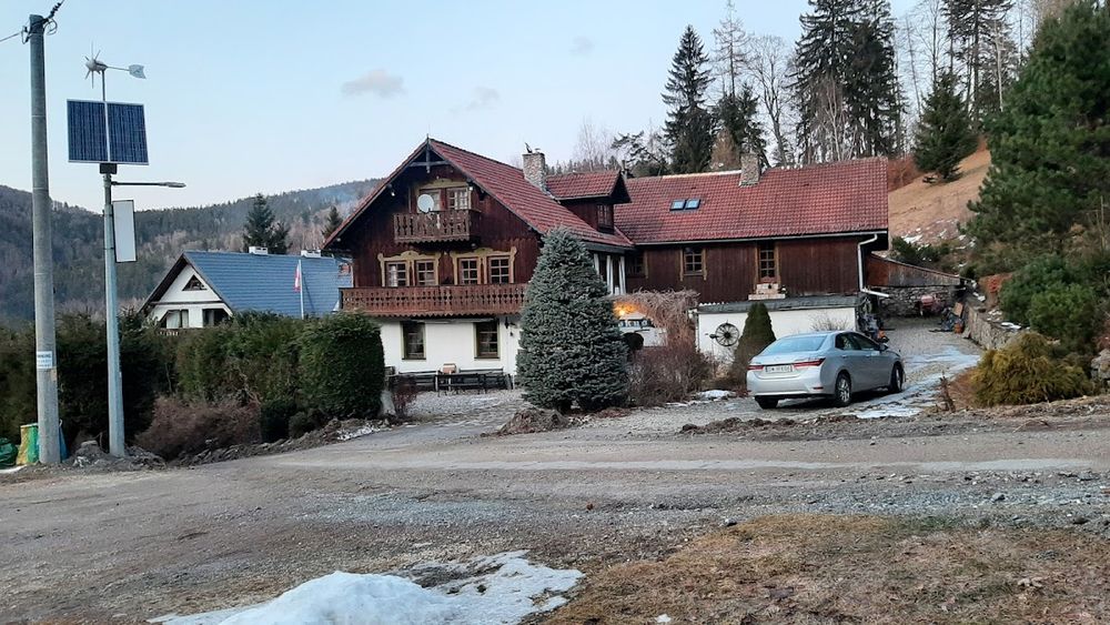 Dom Pod Błękitnym Dachem: Rodzinny wypoczynek z widokiem