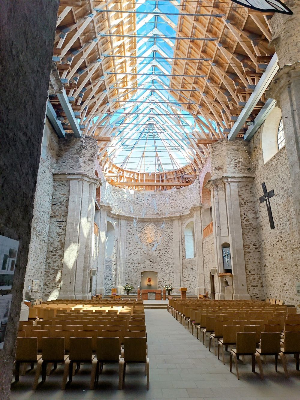 Renowacja i blask Kościół Wniebowzięcia Najświętszej Panny Marii Neratov: Jak dbamy o nasze dziedzictwo?