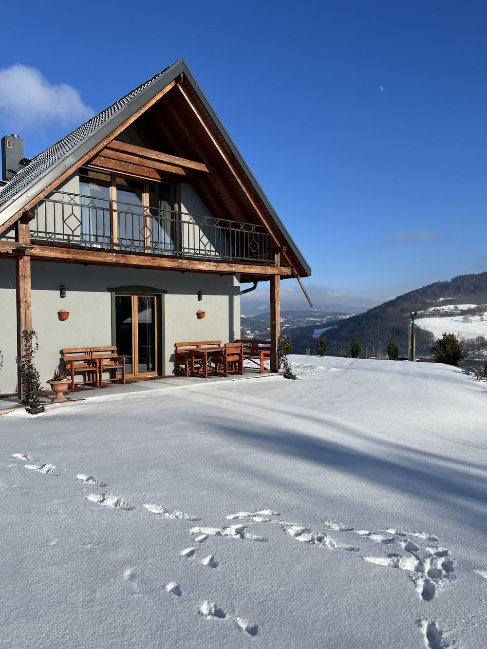 Odpoczynek na szlaku: Przegląd wiat turystycznych w regionie