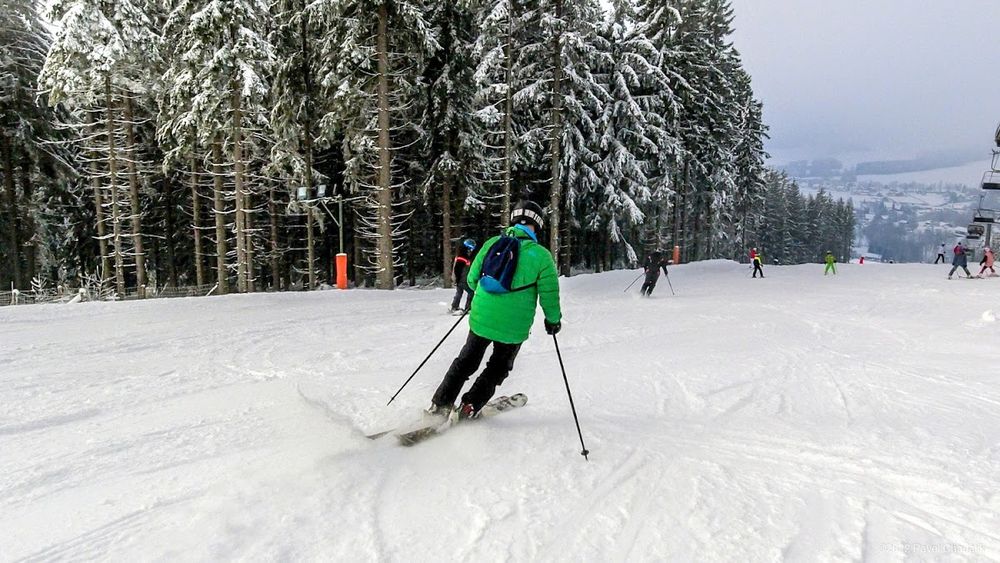 Skicentrum Deštné: Czeski Gór Orlickich – nastrojowa alternatywa dla narciarskich tłumów