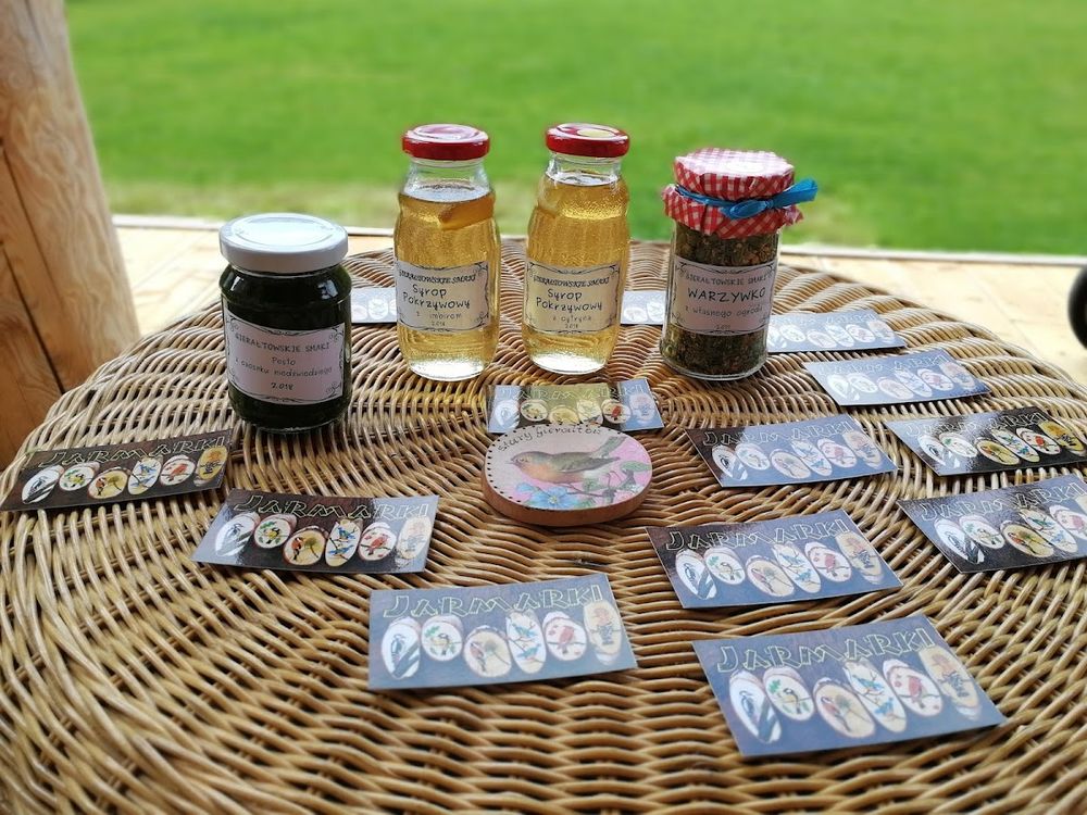 Regionalne przetwory w słoikach.