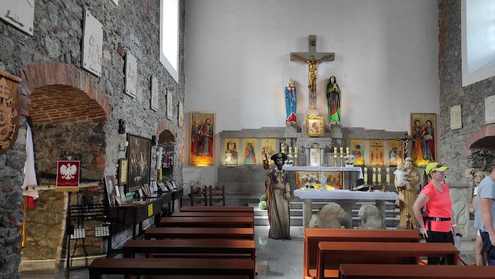 Ślęża: Mistyczna Góra Słowian w zimowej odsłonie – przewodnik po dolnośląskim Olimpie