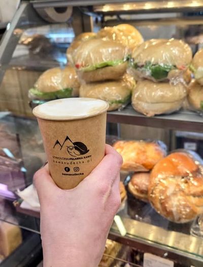 Wolibórz Pachnie Kawą: Sowiogórska Palarnia Serwuje Szczęście w Kubku!